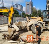 操屄视频在线观看污高温下的坚守｜道路建设者用汗水铺就畅通路